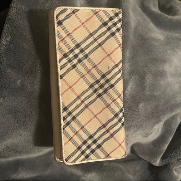 Authentic Burberry Cream Nova Check Wallet - Picture 4 of 7